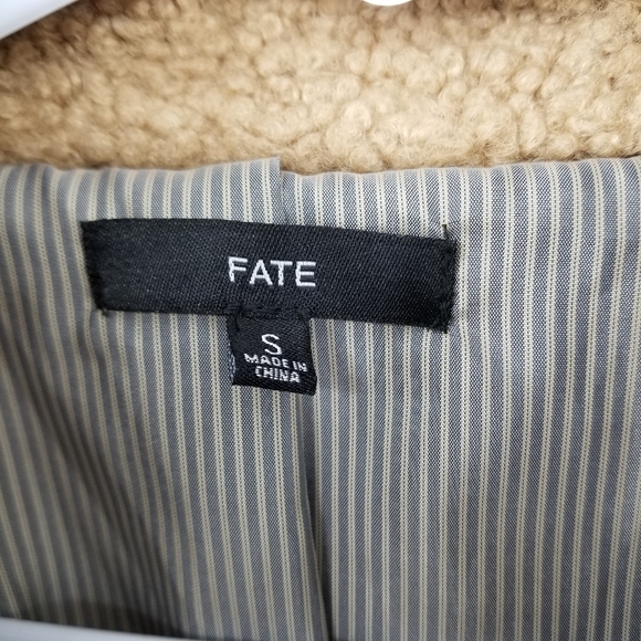 Fate Camel Teddy Button Up Jacket Size Small - Picture 6 of 11